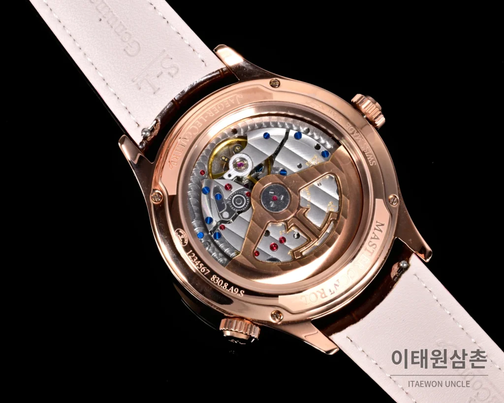 예거르쿨트르 마스터 지오그래픽 스틸 듀얼타임 오토매틱 42mm Q1428421 화이트 다이얼 브라운 가죽 스트랩