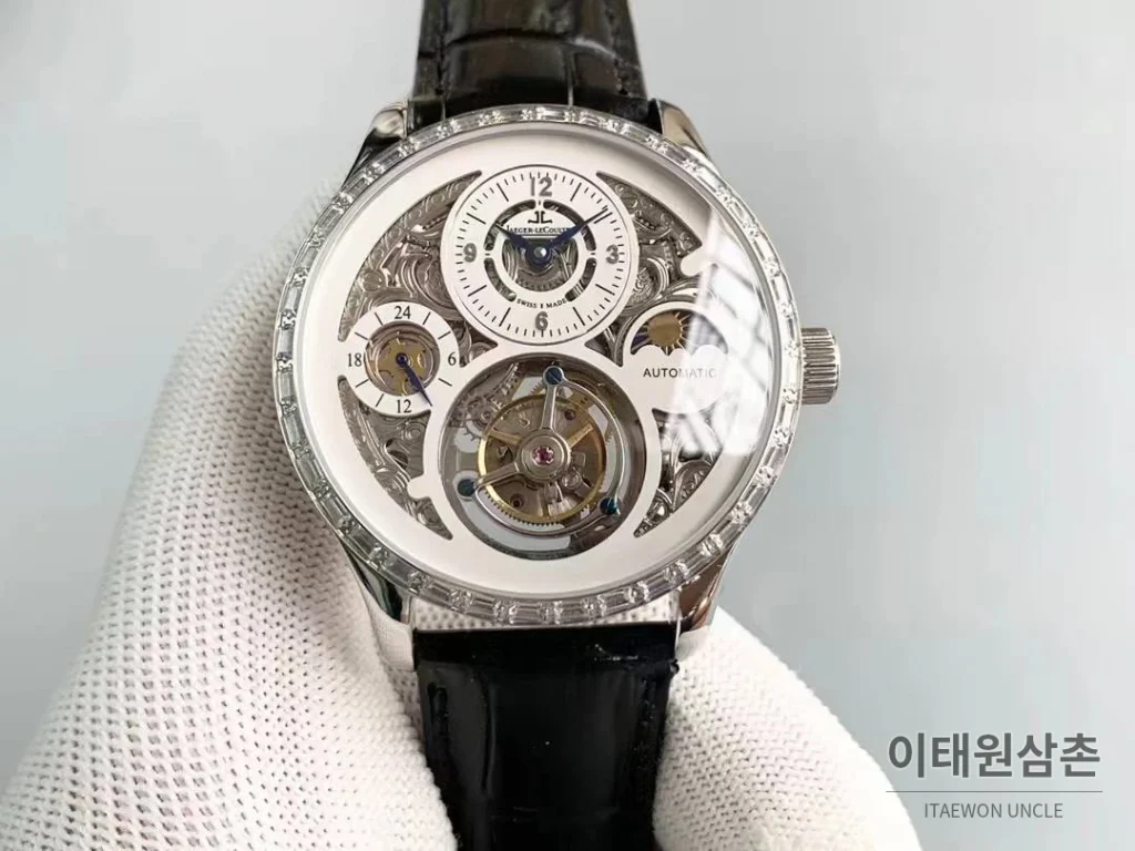 예거르쿨트르 마스터 스켈레톤 투르비옹 GMT 듀얼타임 수동 42mm 스켈레톤 다이얼 블랙 가죽 스트랩 실버 베젤