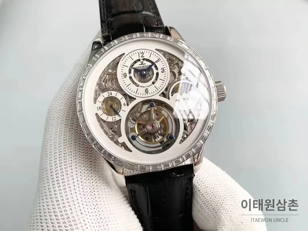 예거르쿨트르 마스터 스켈레톤 투르비옹 GMT 듀얼타임 수동 42mm 스켈레톤 다이얼 블랙 가죽 스트랩 실버 베젤
