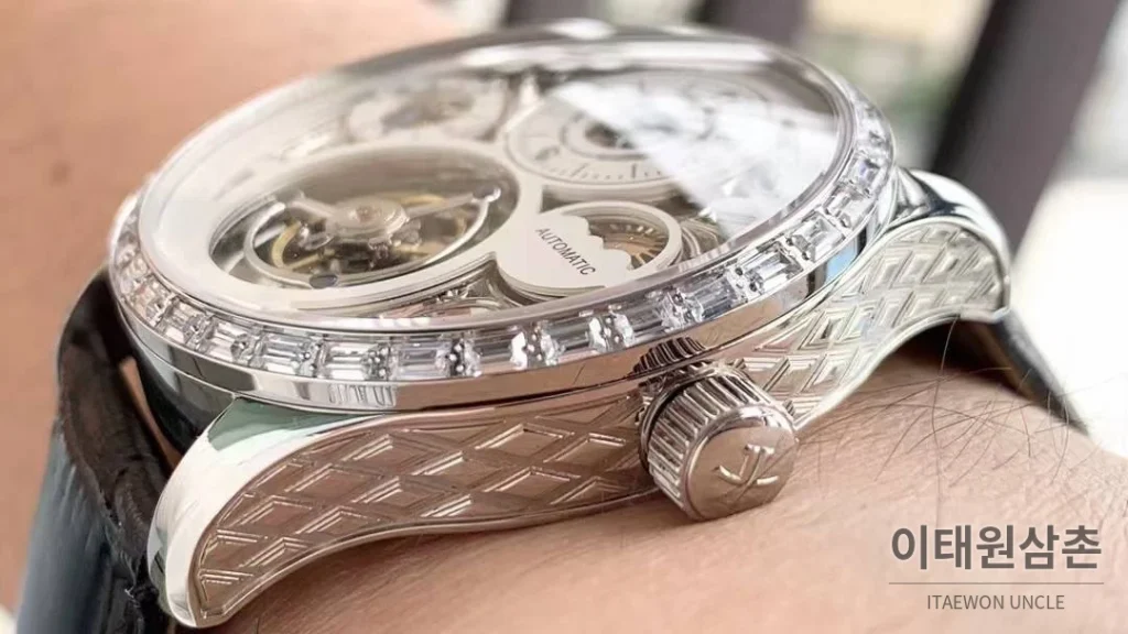 예거르쿨트르 마스터 스켈레톤 투르비옹 GMT 듀얼타임 수동 42mm 스켈레톤 다이얼 블랙 가죽 스트랩 실버 베젤