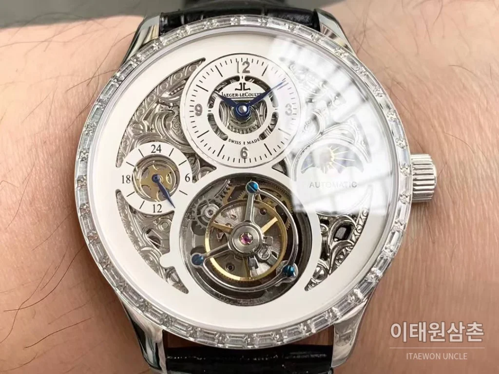 예거르쿨트르 마스터 스켈레톤 투르비옹 GMT 듀얼타임 수동 42mm 스켈레톤 다이얼 블랙 가죽 스트랩 실버 베젤