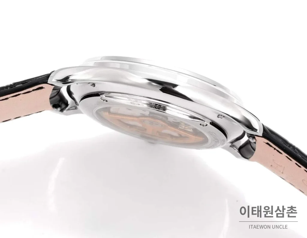 예거르쿨트르 마스터 울트라 씬 파워리저브 스틸 화이트다이얼 오토매틱 39mm 블랙 가죽 스트랩
