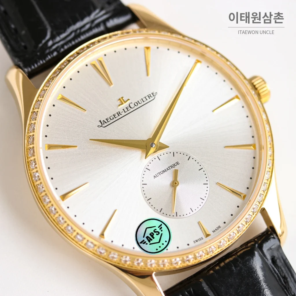 예거르쿨트르 마스터 울트라 씬 스틸 스몰세컨즈 오토매틱 39mm 실버 블랙 가죽 스트랩 골드 베젤