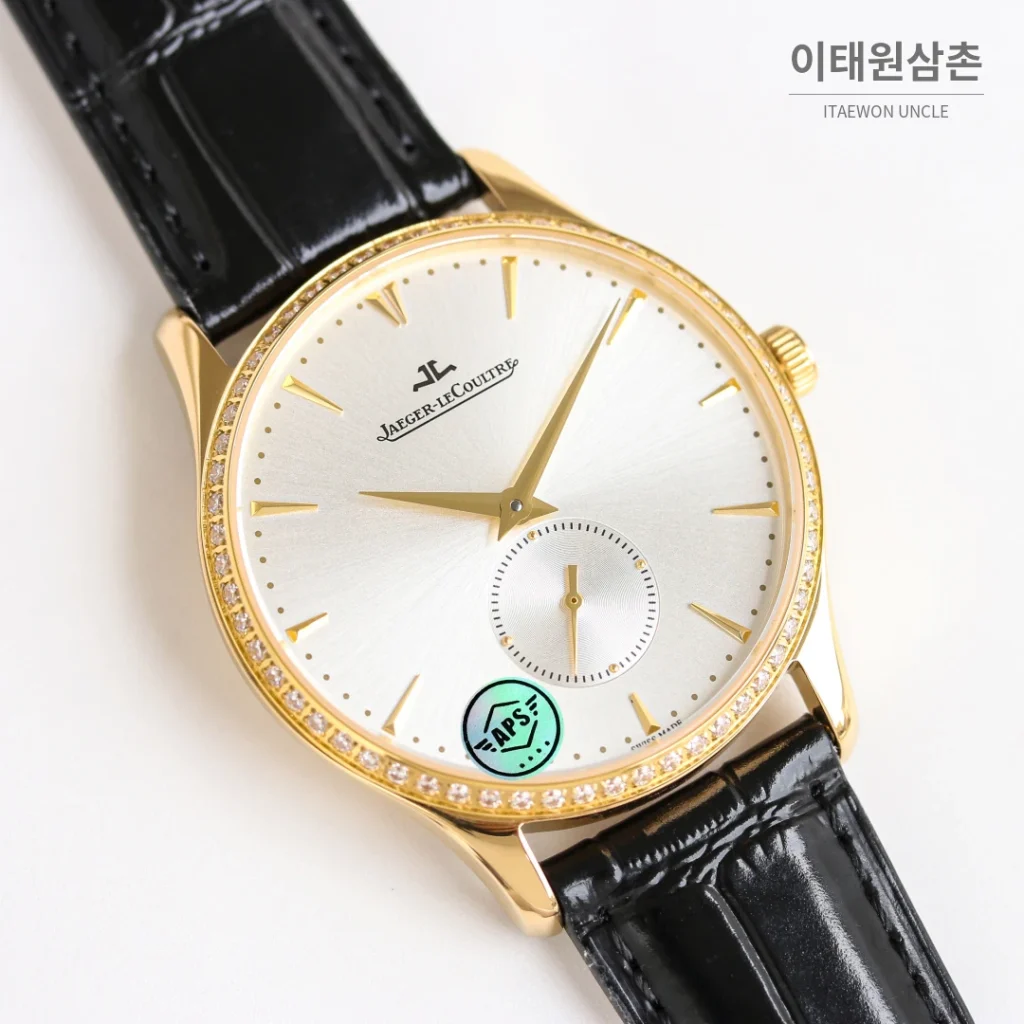 예거르쿨트르 마스터 울트라 씬 스틸 스몰세컨즈 오토매틱 39mm 실버 블랙 가죽 스트랩 골드 베젤