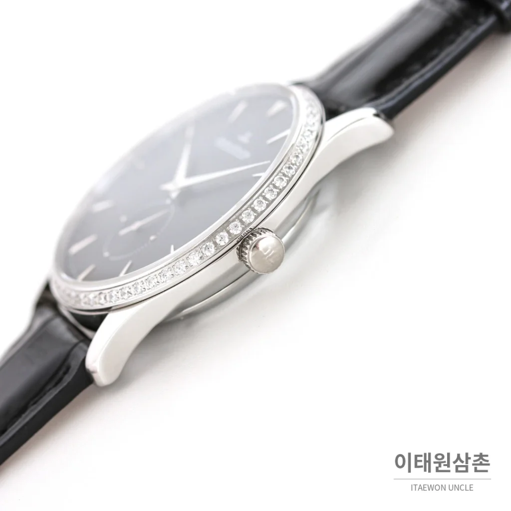 예거르쿨트르 마스터 울트라 씬 스틸 스몰세컨즈 오토매틱 39mm 실버 블랙 가죽 스트랩 실버 베젤