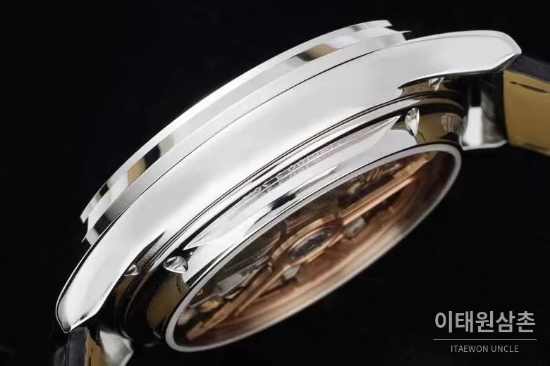 예거르쿨트르 마스터 울트라 씬 투르비옹 실버다이얼 오토매틱 43mm 블랙 가죽 스트랩