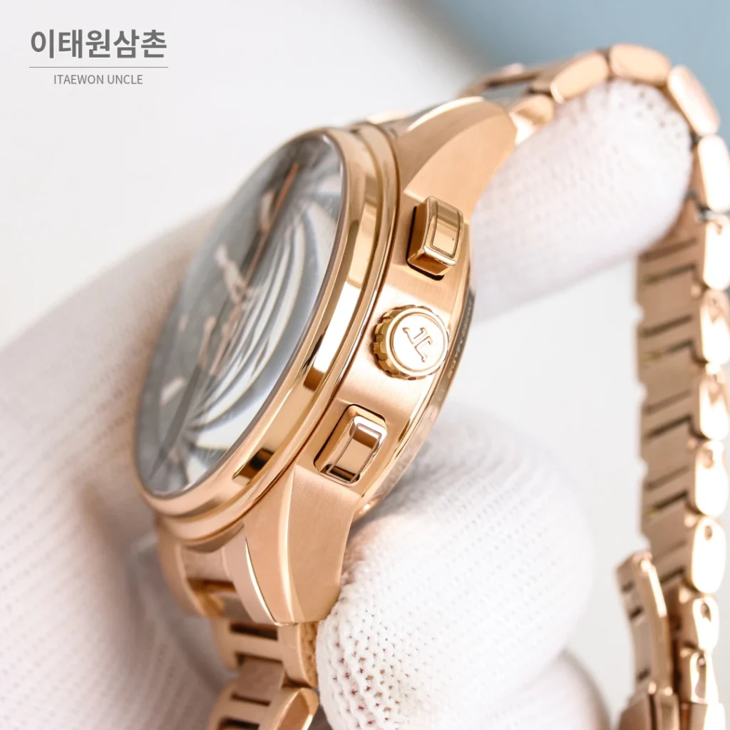 예거르쿨트르 패트리모니 크로노그래프 오토매틱 42mm 블랙 다이얼 (2)