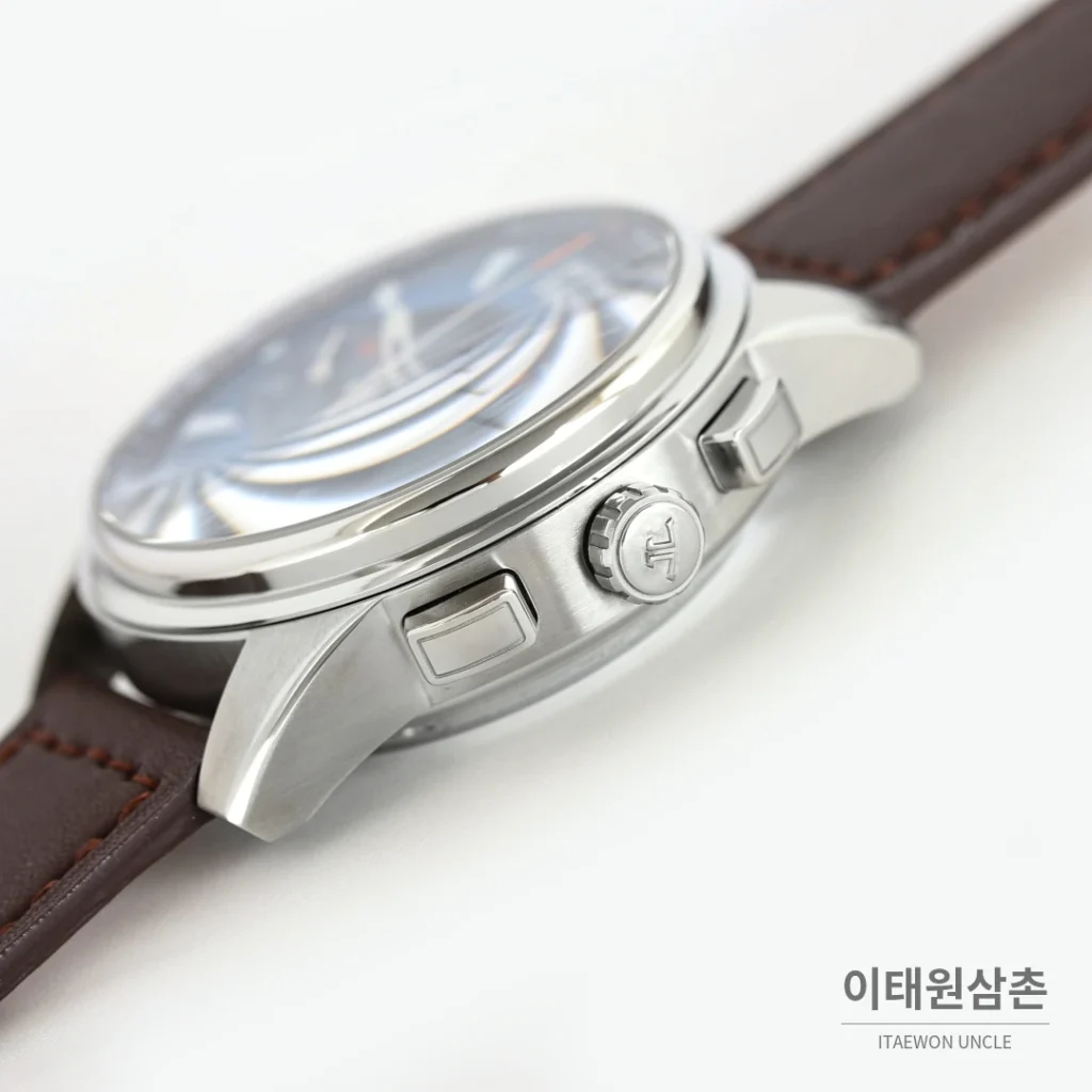 예거르쿨트르 폴라리스 블루다이얼 크로노그래프 오토매틱 42mm 브라운 가죽 스트랩