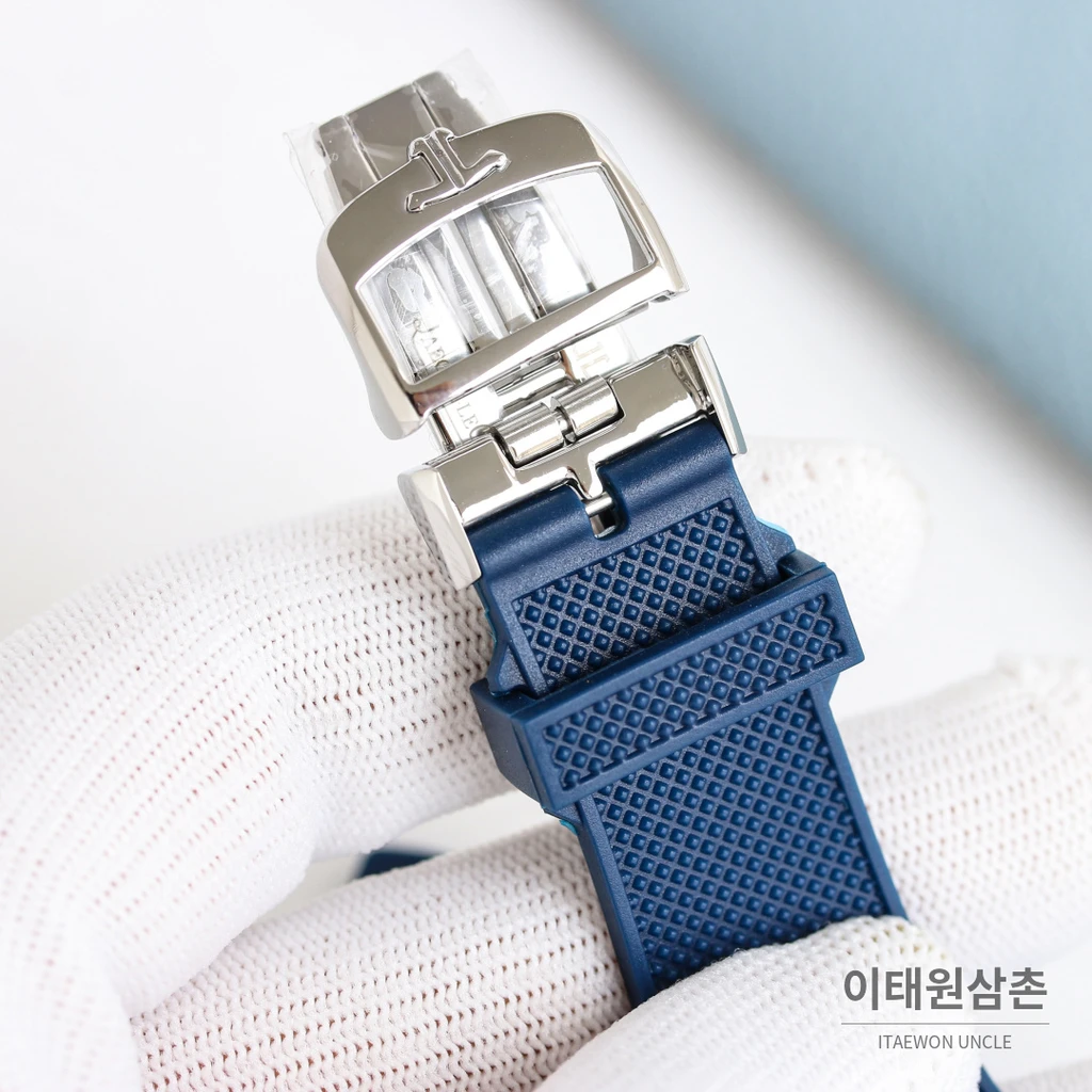예거르쿨트르 폴라리스 지오그래픽 월드타임 오토매틱 42mm 네이비 다이얼 블루 러버 스트랩