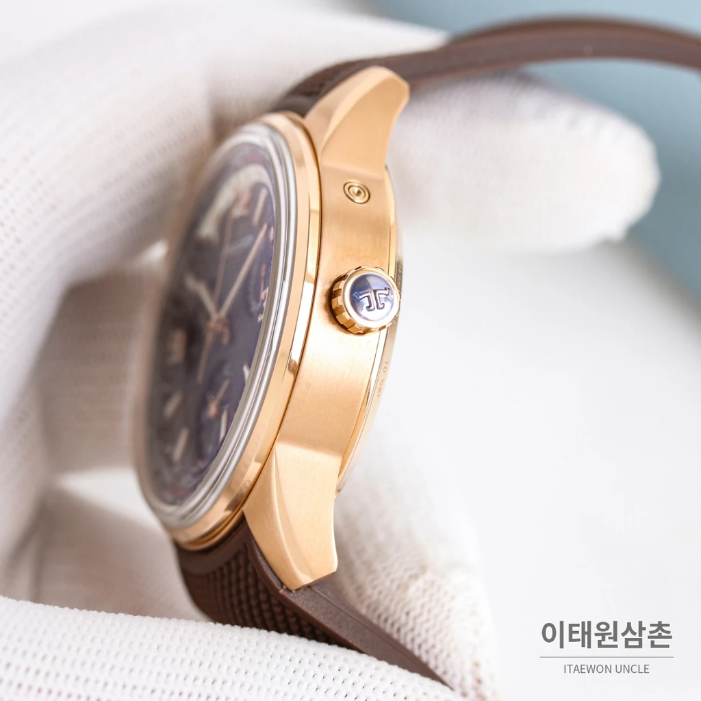 예거르쿨트르 폴라리스 지오그래픽 월드타임 오토매틱 42mm 네이비 다이얼 브라운 러버 스트랩