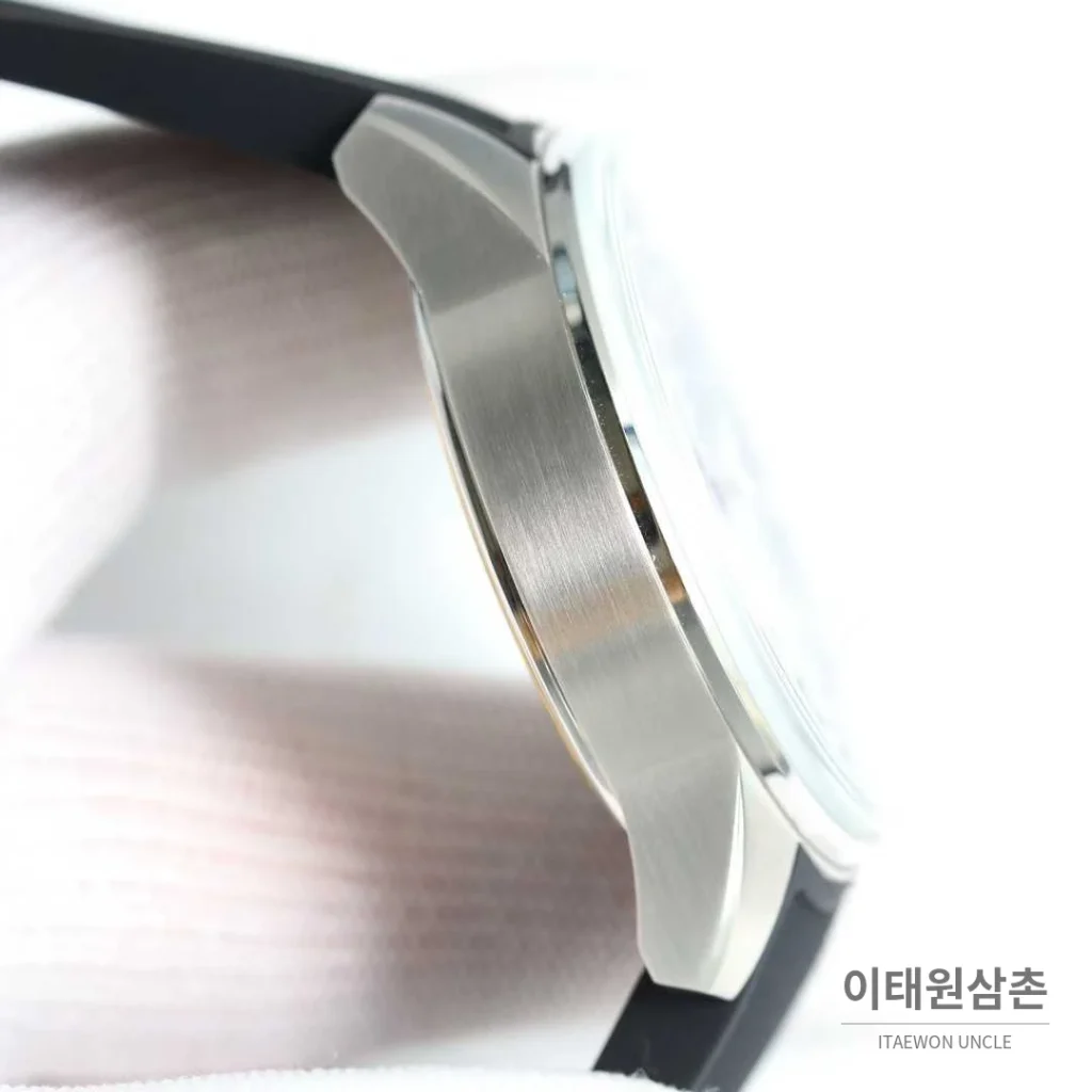 예거르쿨트르 폴라리스 러버밴드 블랙다이얼 데이트 오토매틱 42mm (2)