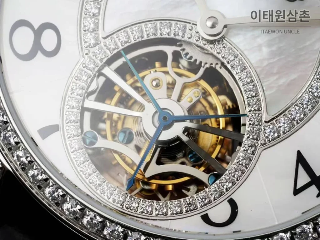 예거르쿨트르 랑데부 투르비옹 다이아몬드 자개다이얼 오토매틱 39mm 블랙 가죽 스트랩