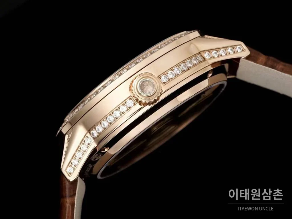 예거르쿨트르 랑데부 투르비옹 다이아몬드 자개다이얼 오토매틱 39mm 브라운 가죽 스트랩