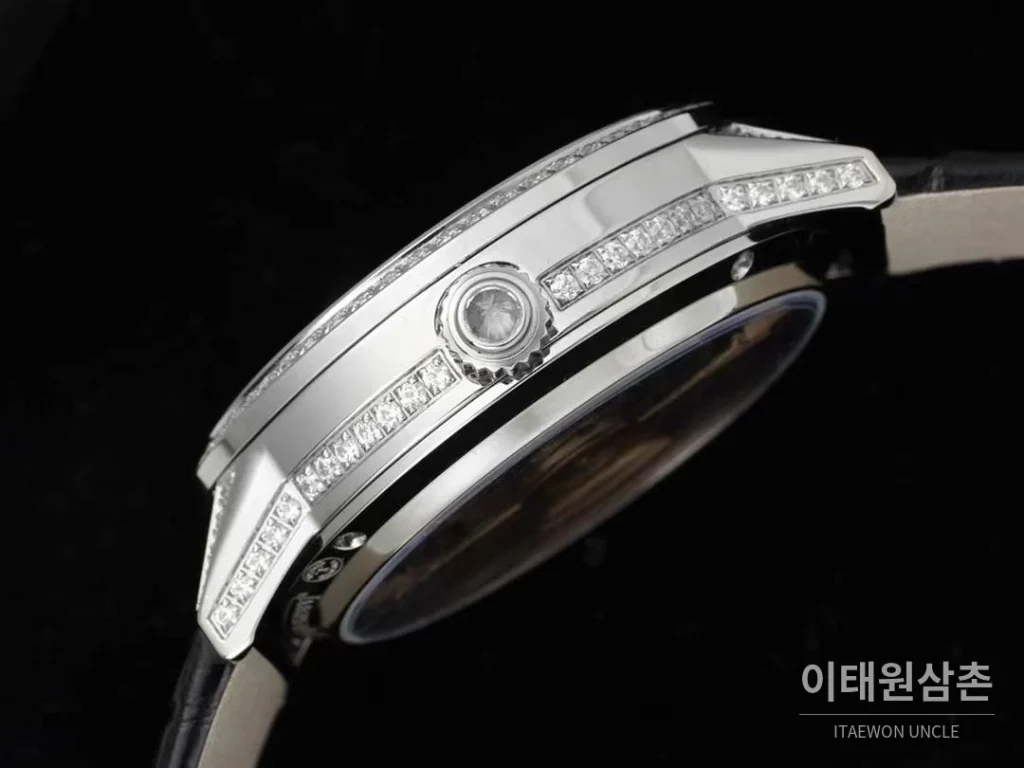 예거르쿨트르 랑데부 투르비옹 다이아몬드 자개다이얼 오토매틱 39mm 블랙 가죽 스트랩