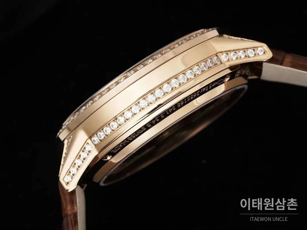 예거르쿨트르 랑데부 투르비옹 다이아몬드 자개다이얼 오토매틱 39mm 브라운 가죽 스트랩
