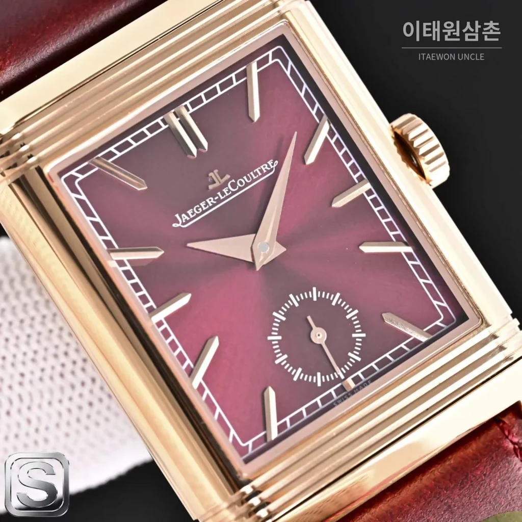 예거르쿨트르 리베르소 트리뷰트 듀오페이스 스몰 세컨즈 수동 시계 47mm Q3988482 버건디 다이얼