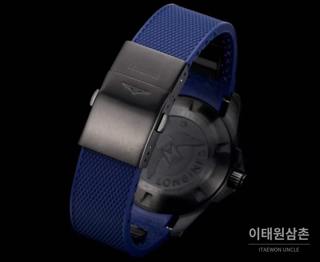 론진 콘퀘스트 세라믹 베젤 다이버 콘퀘스트 오토매틱 41mm 블랙 네이비 러버 스트랩