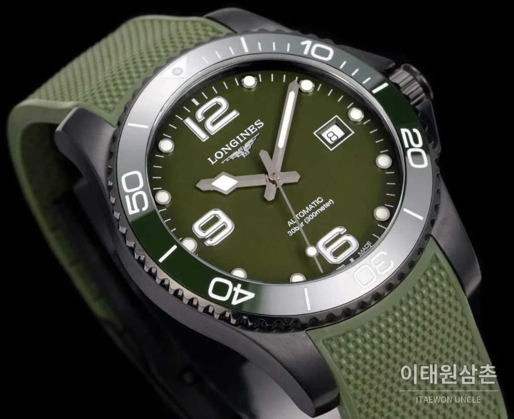 론진 콘퀘스트 세라믹 베젤 다이버 콘퀘스트 오토매틱 41mm 블랙 그린 러버 스트랩