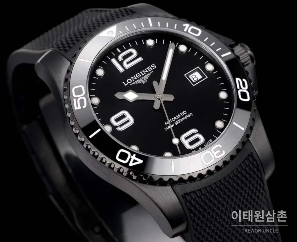 론진 콘퀘스트 세라믹 베젤 다이버 콘퀘스트 오토매틱 41mm 블랙 블랙 러버 스트랩