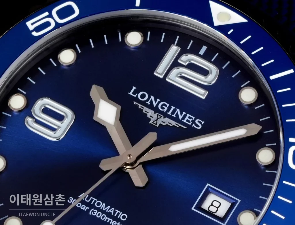 론진 콘퀘스트 세라믹 베젤 다이버 콘퀘스트 오토매틱 41mm 블랙 네이비 러버 스트랩