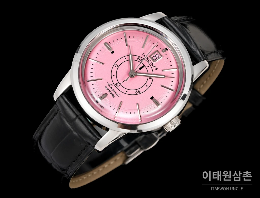 론진 콘퀘스트 헤리티지 센트럴 파워 리저브 핑크 다이얼 가죽 스트랩 시계 40mm