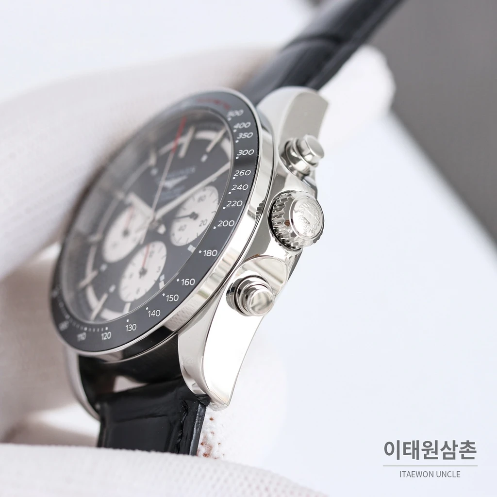 론진 콘퀘스트 화이트블랙다이얼 크로노그래프 가죽밴드 오토매틱 42mm