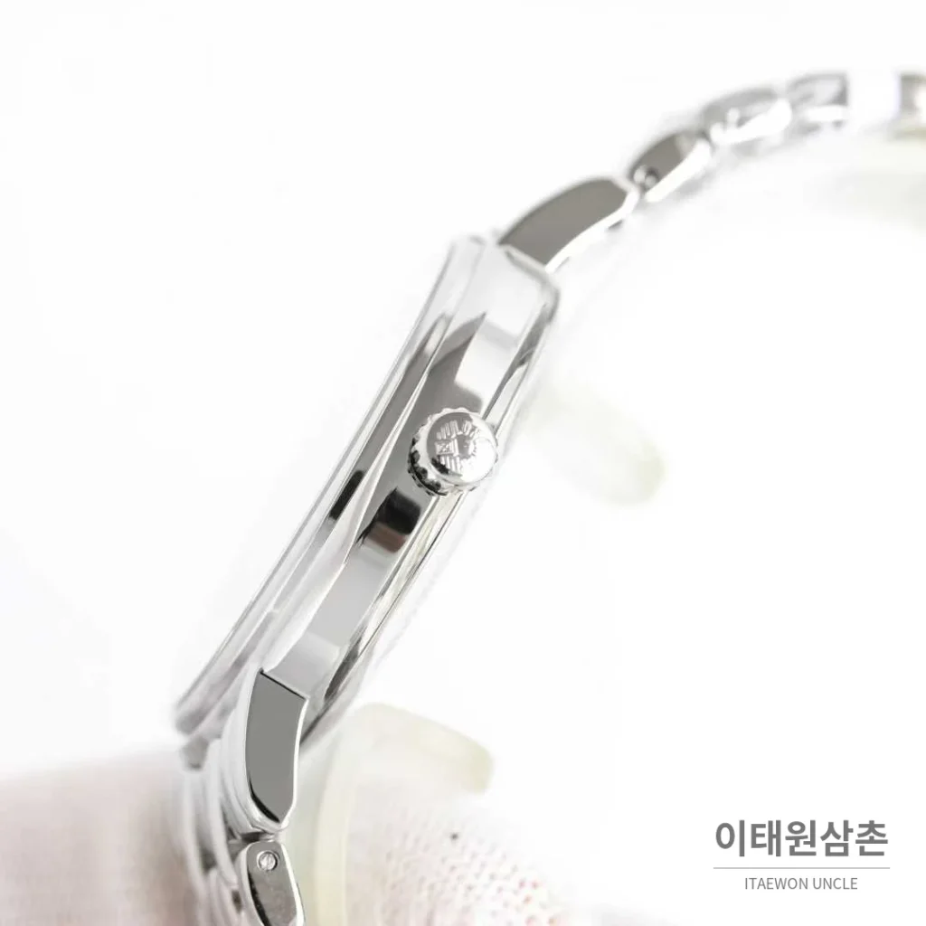 론진 엘레강스 스틸 화이트다이얼 로만인덱스 스몰세컨즈 오토매틱 38.5mm 스틸 브레이슬릿