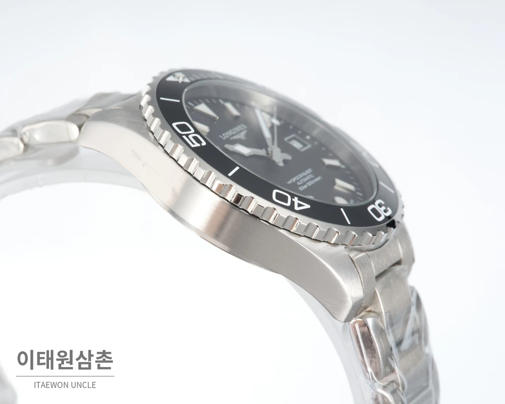 론진 하이드로콘퀘스트 스틸 블랙 다이얼 오토매틱 42mm