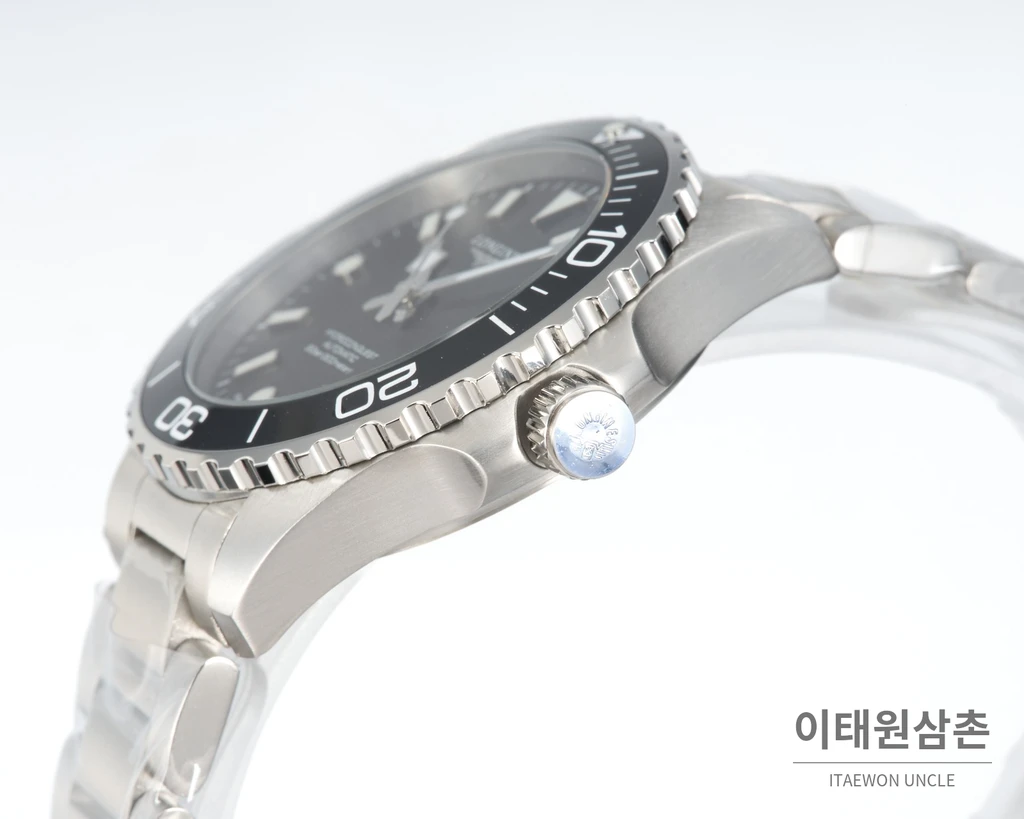 론진 하이드로콘퀘스트 스틸 블랙 다이얼 오토매틱 42mm