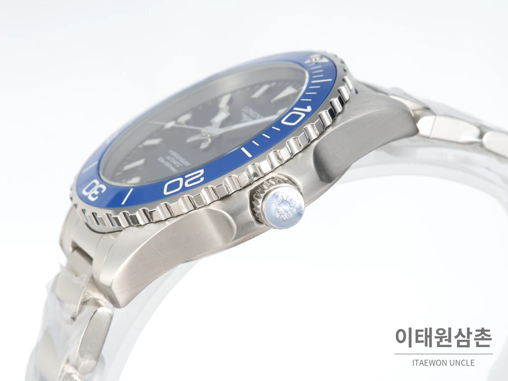 론진 하이드로콘퀘스트 스틸 블랙 다이얼 로열 블루 베젤 오토매틱 42mm
