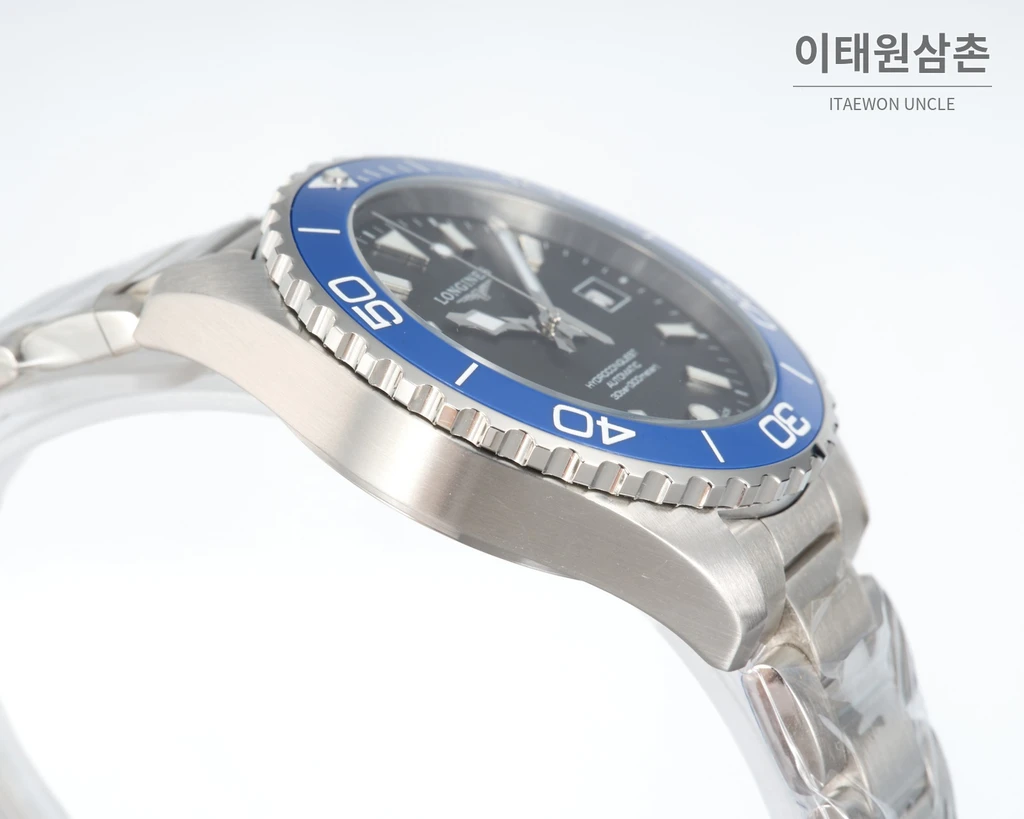 론진 하이드로콘퀘스트 스틸 블랙 다이얼 로열 블루 베젤 오토매틱 42mm