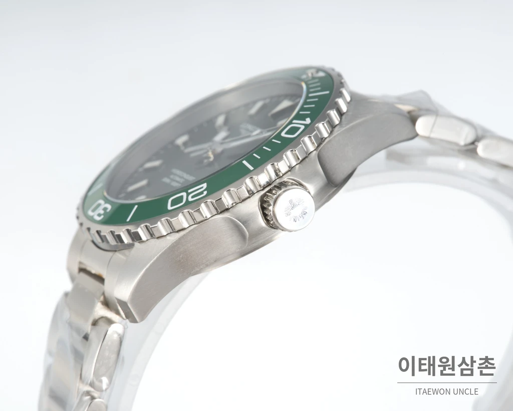 론진 하이드로콘퀘스트 스틸 딥 그린 다이얼 오토매틱 42mm