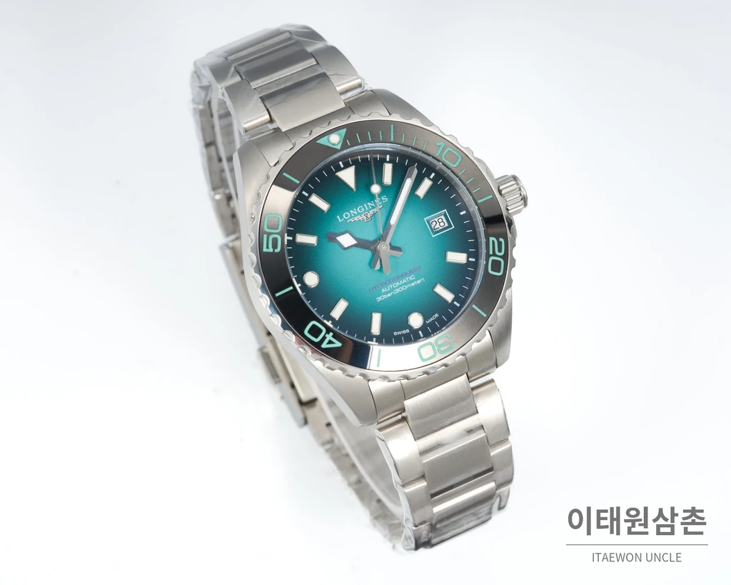 론진 하이드로콘퀘스트 스틸 에메랄드 그린 다이얼 오토매틱 42mm