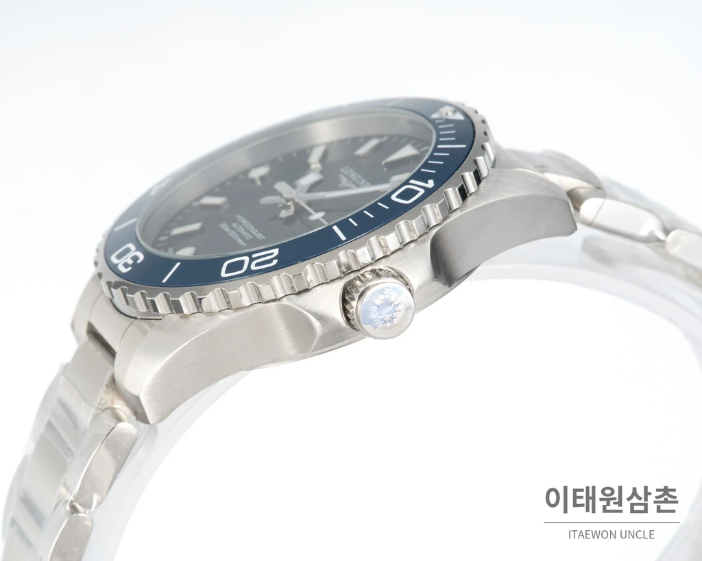 론진 하이드로콘퀘스트 스틸 네이비 블루 다이얼 오토매틱 42mm