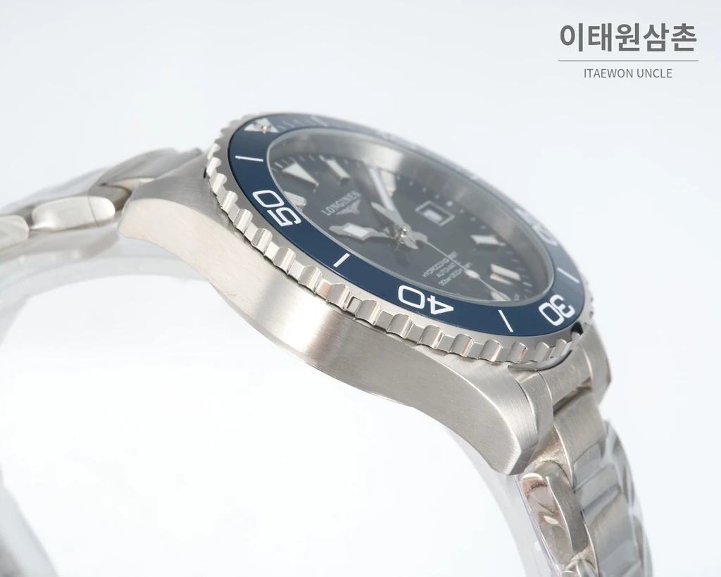 론진 하이드로콘퀘스트 스틸 네이비 블루 다이얼 오토매틱 42mm