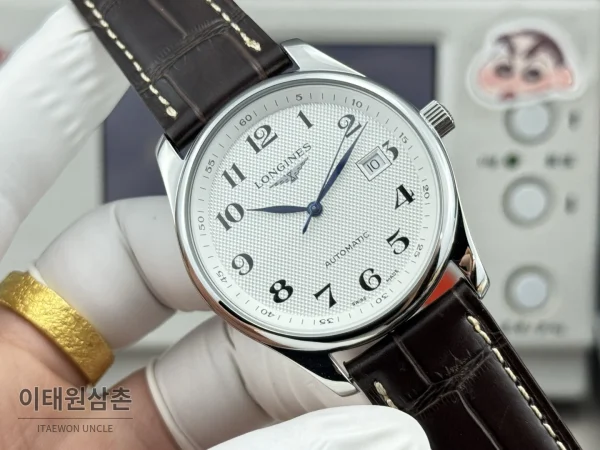 론진 마스터컬렉션 실버로만다이얼 오토매틱 40mm 브라운 가죽 스트랩 (2) 론진 마스터컬렉션 실버로만다이얼 오토매틱 40mm 브라운 가죽 스트랩 (2)