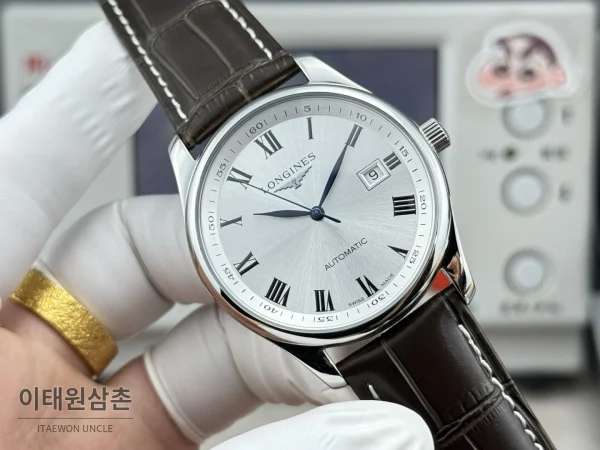 론진 마스터컬렉션 실버로만다이얼 오토매틱 40mm 브라운 가죽 스트랩 론진 마스터컬렉션 실버로만다이얼 오토매틱 40mm 브라운 가죽 스트랩