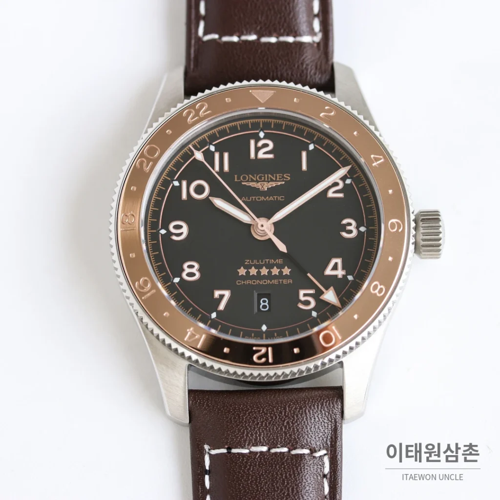 론진 스피릿 줄루타임 세라믹베젤 GMT 오토매틱 42mm 블랙 다이얼 브라운 가죽 스트랩 (3)