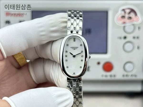 론진 심포네트 미니 스테인리스 타원 케이스 화이트다이얼 쿼츠 25mm 화이트 / 실버