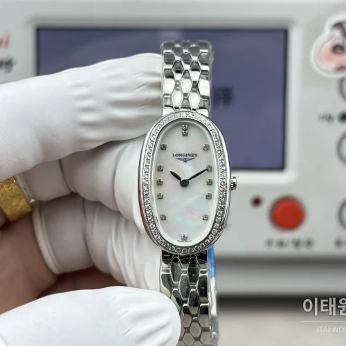 론진 심포네트 미니 스테인리스 타원형 화이트다이얼 쿼츠 25mm 화이트 / 실버