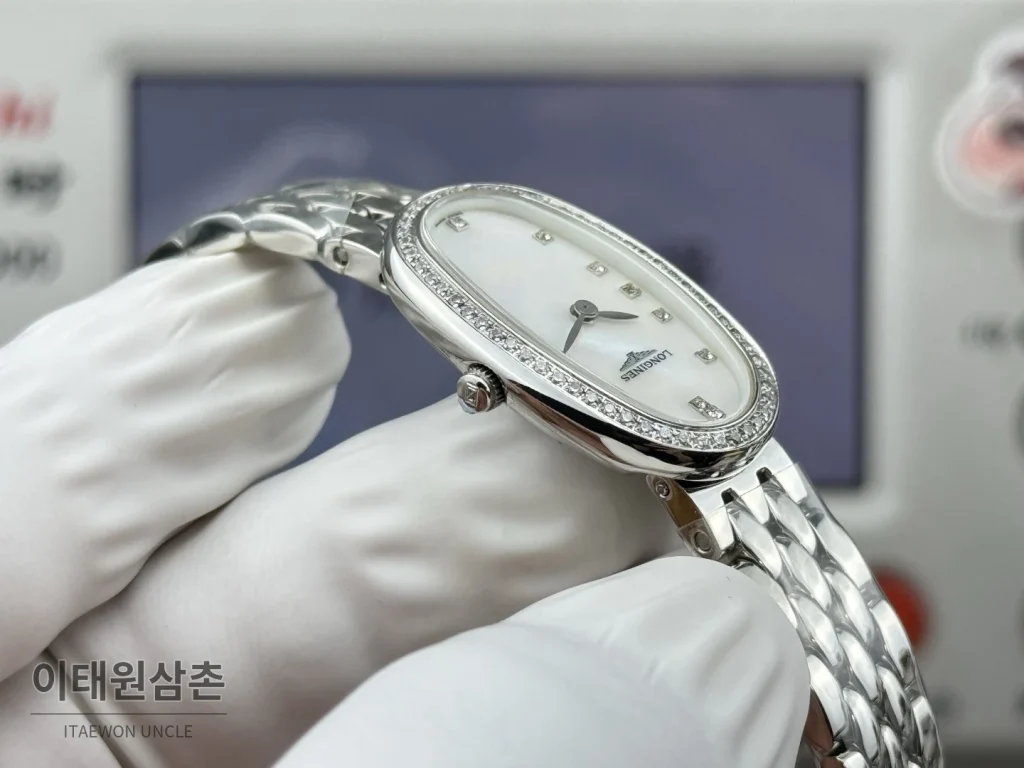론진 심포네트 미니 스테인리스 타원형 화이트다이얼 쿼츠 25mm 화이트 / 실버