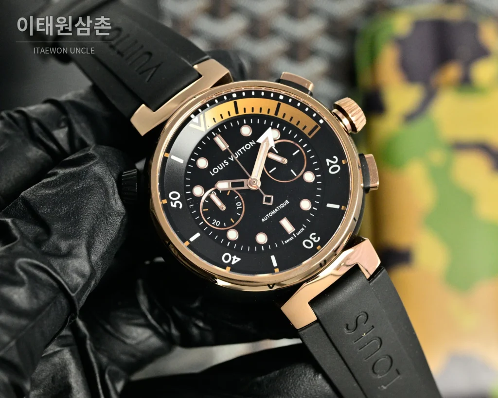 루이비통 다이버 오토매틱 44mm 블랙 다이얼