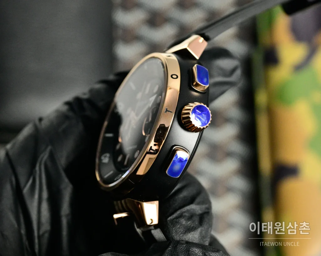 루이비통 다이버 오토매틱 44mm 블랙 다이얼