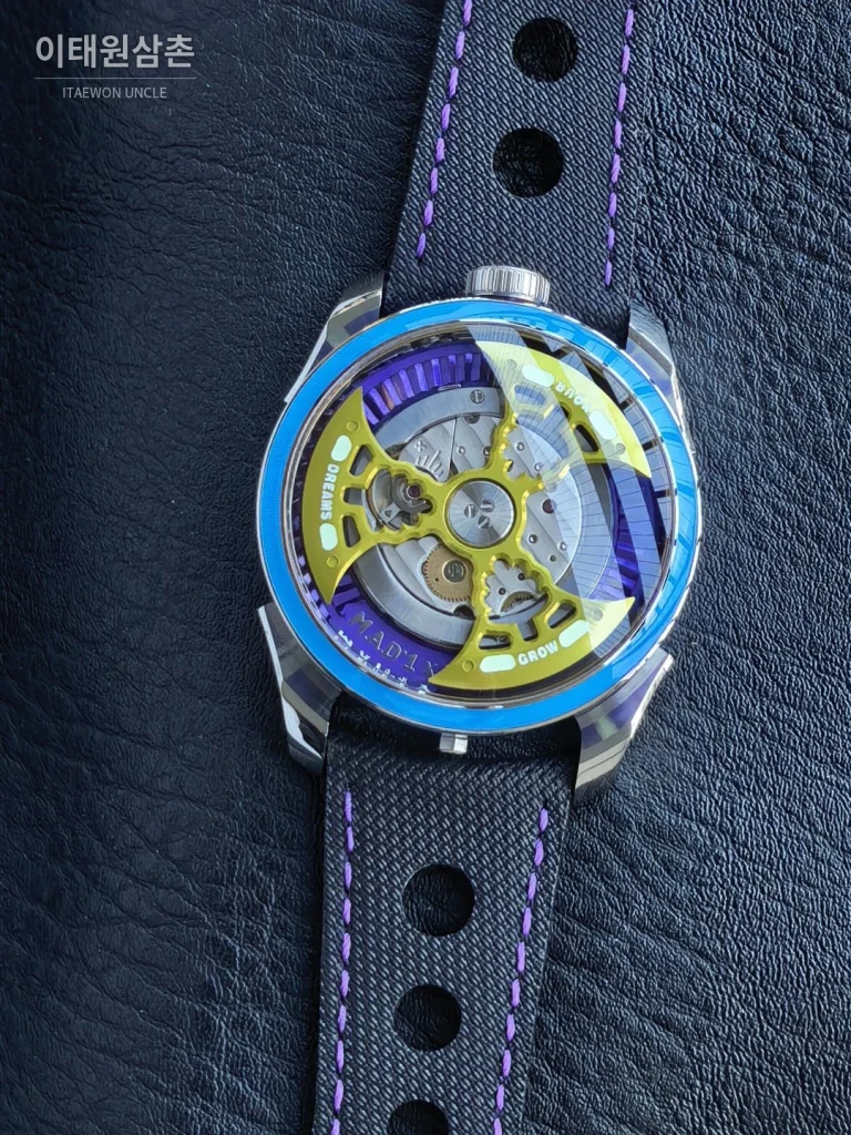 엠비앤에프 M.A.D.1S 사이드타임 대형로터 퍼플 오토매틱 42mm 스켈레톤 다이얼 블랙 러버 스트랩 아이스블루 베젤
