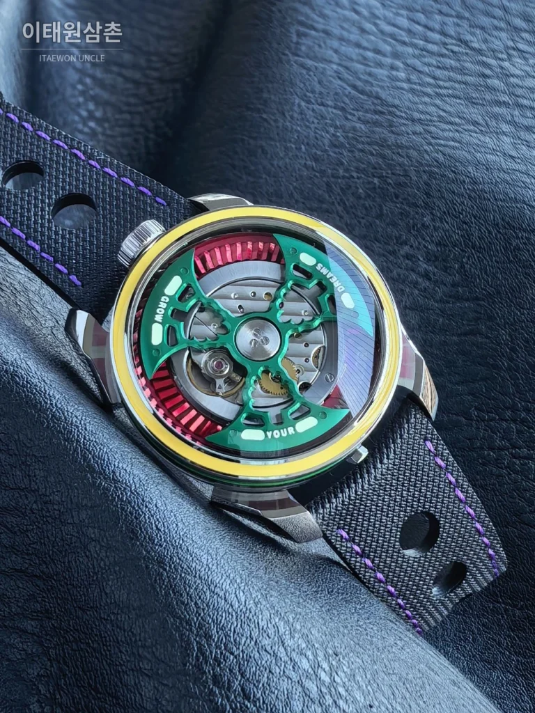 엠비앤에프 M.A.D.1S 사이드타임 대형로터 퍼플 오토매틱 42mm 스켈레톤 다이얼 블랙 러버 스트랩 옐로우 베젤