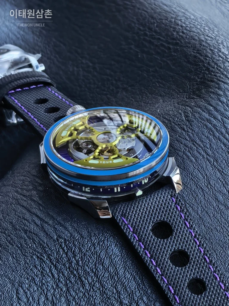 엠비앤에프 M.A.D.1S 사이드타임 대형로터 퍼플 오토매틱 42mm 스켈레톤 다이얼 블랙 러버 스트랩 아이스블루 베젤