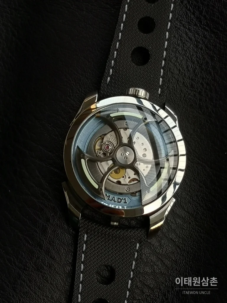 엠비앤에프 MAD1S 스틸 사이드리딩 로터 오토매틱 42mm