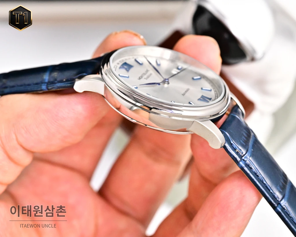 몽블랑 스타 레거시 실버 선레이 블루 로만 인덱스 데이트 오토매틱 42mm