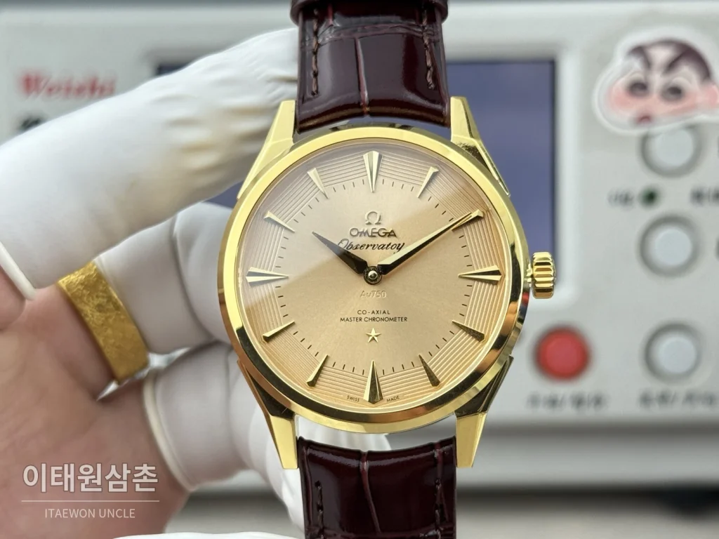 오메가 컨스텔레이션 오토매틱 39.4mm 샴페인 다이얼 버건디 가죽 스트랩 골드 케이스