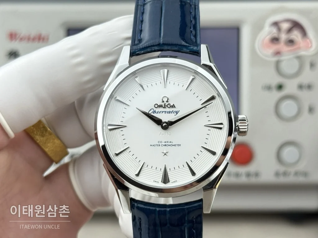 오메가 컨스텔레이션 오토매틱 39.4mm 화이트 다이얼 네이비 가죽 스트랩